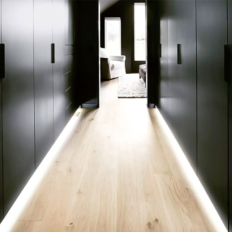 What are the benefits of linear lighting?